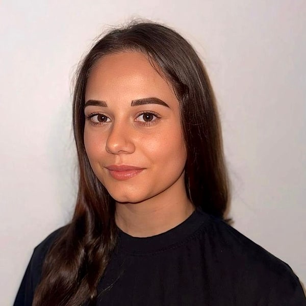 Porträtt av Kristina Merdanaj, städspecialist på Städly